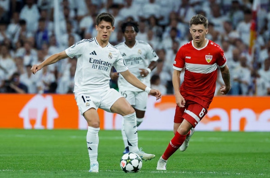 Angelo Stiller trong trận đấu giữa Stuttgart và Real Madrid tại Champions League, cho thấy khả năng đối đầu với các đối thủ mạnh