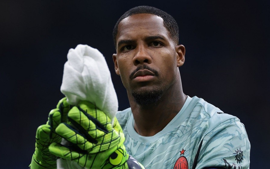 Mike Maignan là mục tiêu chuyển nhượng của Chelsea để tăng cường vị trí thủ môn
